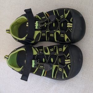 Keen kids Seacamp II sandals US11 black/green